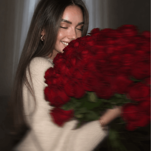 عکس استتیک با دسته‌گل رز